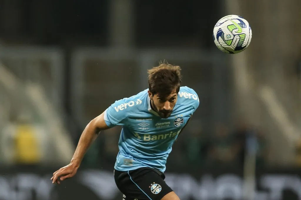 Foto: Pedro H. Tesch/AGIF – Lucas Silva: deve deixar o Grêmio
