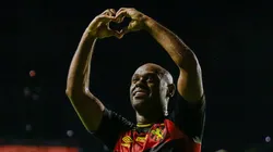 Foto: Rafael Vieira/AGIF - Vagner Love, jogador do Sport, comemora seu gol durante partida contra o Vila Nova-GO no estadio Ilha do Retiro pelo campeonato BRASILEIRO B 2023.