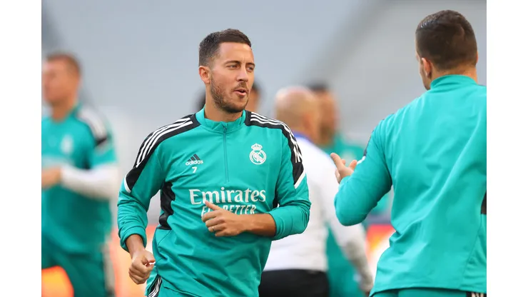 PARIS, FRANCE - MAY 27: Eden Hazard of Real Madrid warms up during the Real Madrid Training Session at Stade de France on May 27, 2022 in Paris, France. Real Madrid will face Liverpool in the UEFA Champions League final on May 28, 2022. (Photo by Catherine Ivill/Getty Images)