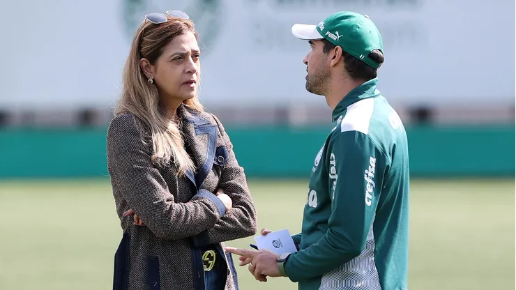 Fenerbahçe faz proposta a Abel, que comunica a Leila sua posição