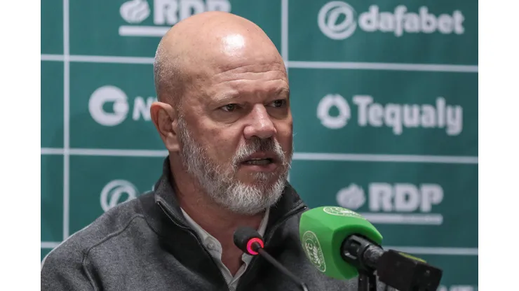 Foto: Robson Mafra/AGIF- Antônio Carlos Zago volta a dar oportunidades a jogador