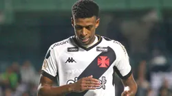 Robson - zagueiro do Vasco (Foto: Gabriel Machado/AGIF)