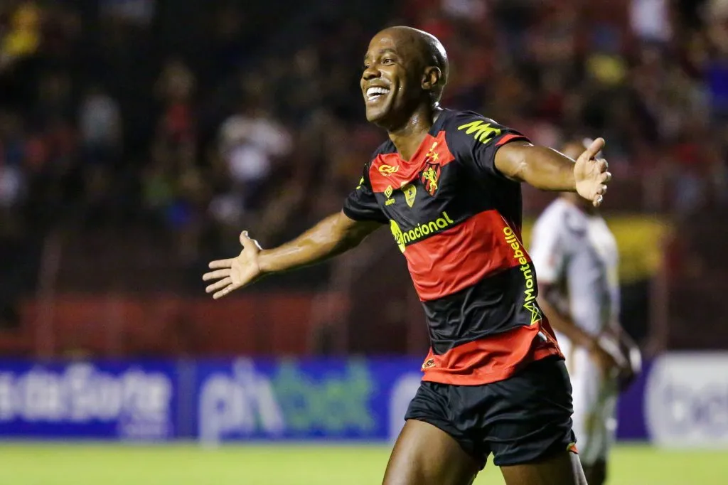 PE - Recife - 01/02/2023 - PERNAMBUCANCO 2023, SPORT X AFOGADOS - Fabinho jogador do Sport comemora seu gol durante partida contra o Afogados no estadio Ilha do Retiro pelo campeonato Pernambucano 2023. Foto: Rafael Vieira/AGIF