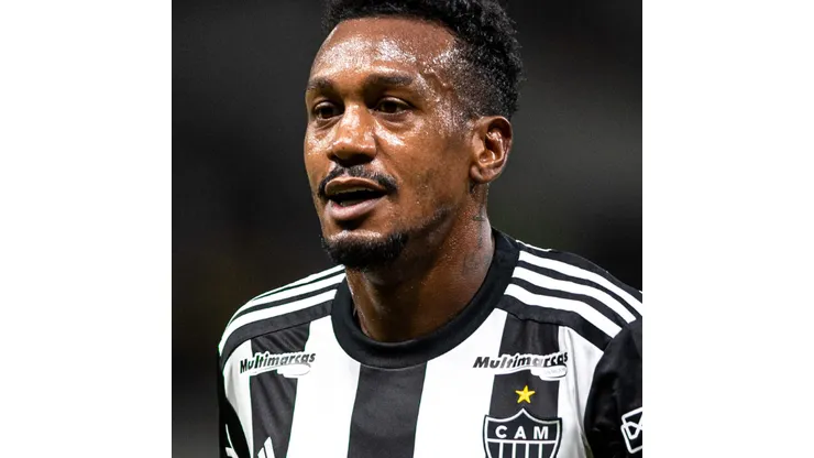 Torcida do Galo ‘desce a lenha’ em Edenilson e pede contratação de peso