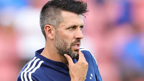 MG – SETE LAGOAS – 11/03/2023 – MINEIRO 2023, CRUZEIRO X AMERICA-MG – Paulo Pezzolano tecnico do Cruzeiro durante partida contra o America-MG no estadio Arena do Jacare pelo campeonato Mineiro 2023. Foto: Gilson Junio/AGIF