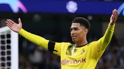 MANCHESTER, ENGLAND - SEPTEMBER 14: Jude Bellingham of Borussia Dortmund celebrates after scoring their sides first goal during the UEFA Champions League group G match between Manchester City and Borussia Dortmund at Etihad Stadium on September 14, 2022 in Manchester, England. (Photo by Alex Pantling/Getty Images)