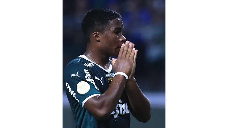 SP - Sao Paulo - 06/10/2022 - BRASILEIRO A 2022, PALMEIRAS X CORITIBA - Endrick jogador do Palmeiras durante partida contra o Coritiba no estadio Arena Allianz Parque pelo campeonato Brasileiro A 2022. Foto: Ettore Chiereguini/AGIF