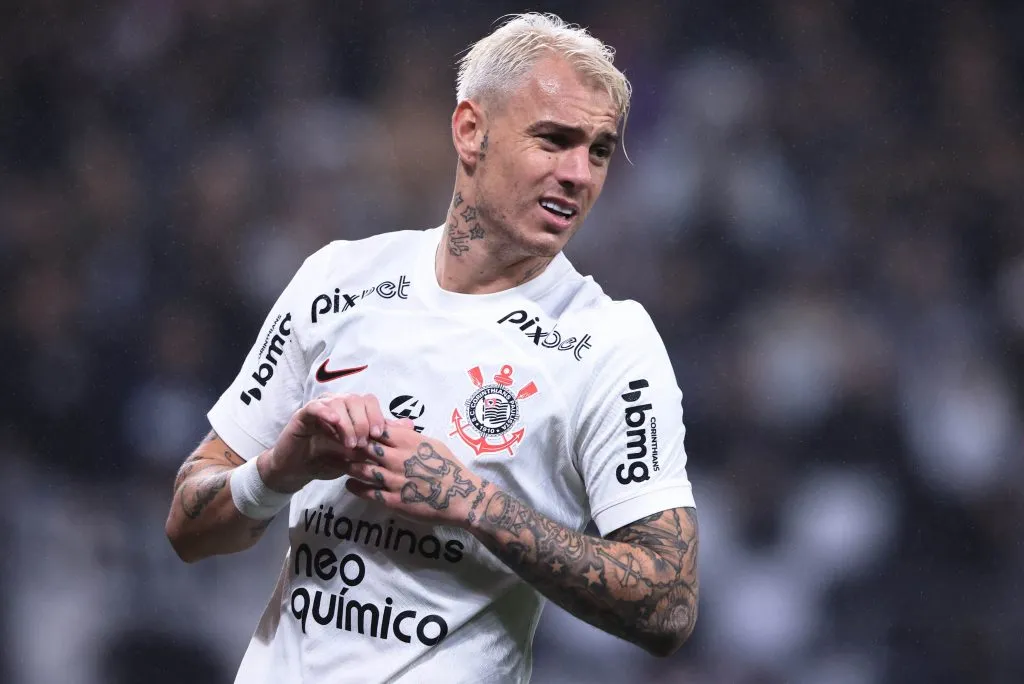 Foto: Ettore Chiereguini/AGIF – Torcida do Corinthians não quer perder o camisa 10.