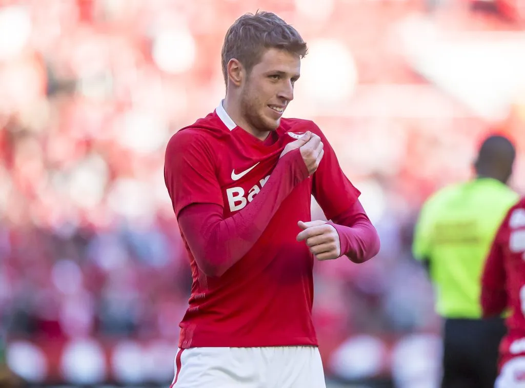 Foto: Jeferson Guareze/AGIF – Aylon trabalhou com Odair no Internacional em 2017, quando o clube gaúcho acabou rebaixado para a Série B