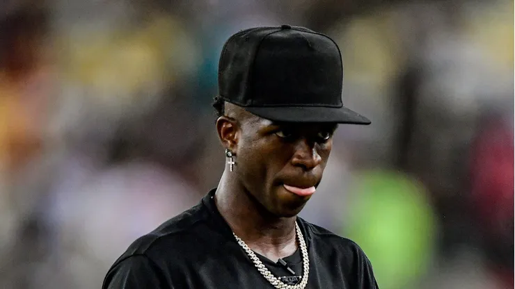 RJ - RIO DE JANEIRO - 05/06/2023 - BRASILEIRO A 2023, VASCO X FLAMENGO - Vini Jr. no intervalo durante partida entre Vasco e Flamengo no estadio Maracana pelo campeonato BRASILEIRO A 2023.
