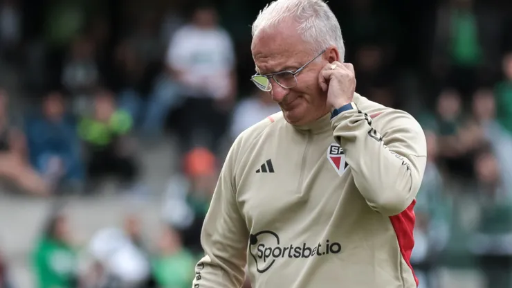 Foto: Robson Mafra/AGIF - Dorival Júnior: técnico pediu a contratação do atacante