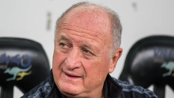 PR - Curitiba - 16/10/2022 - BRASILEIRO A 2022, ATHLETICO PR X CORITIBA - Luiz Felipe Scolari tecnico do Athletico-PR durante partida contra o Coritiba no estadio Arena da Baixada pelo campeonato Brasileiro A 2022. Foto: Robson Mafra/AGIF