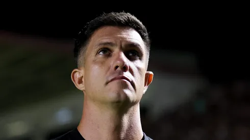 RIO DE JANEIRO, BRAZIL - MAY 01: Maurício Barbieri, head coach of Vasco da Gama looks on during a match between Vasco da Gama and Bahia as part of Brasileirao 2023 at Sao Januario Stadium on May 01, 2023 in Rio de Janeiro, Brazil. (Photo by Buda Mendes/Getty Images)