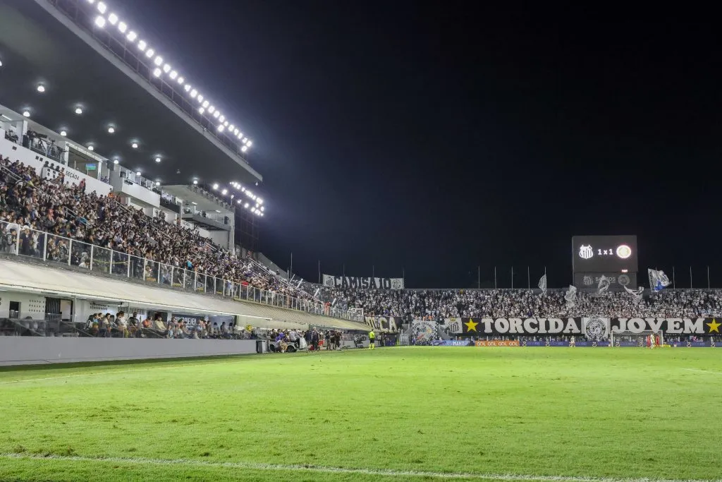 Foto: Fernanda Luz/AGIF – Vila Belmiro entrará em reforma no ano que vem.