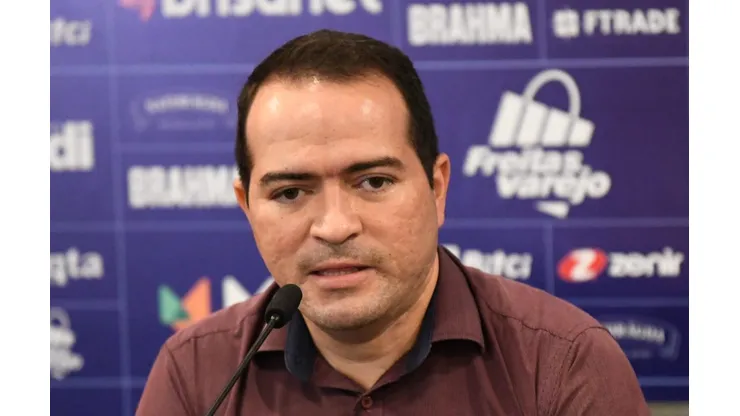 CE - Fortaleza - 25/01/2022 - FORTALEZA, APRESENTACAO DE SILVIO ROMERO - O presidente Marcelo Paz fala aos jornalistas durante apresentacao oficial de Silvio Romero como jogador do Fortaleza em coletiva de imprensa realizada no Arena Castelao. Foto: Kely Pereira/AGIF