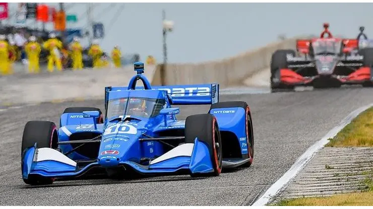 Palou (azul) lidera o campeonato. Foto: Justin Walsh/Reprodução/Instagram oficial de Road America