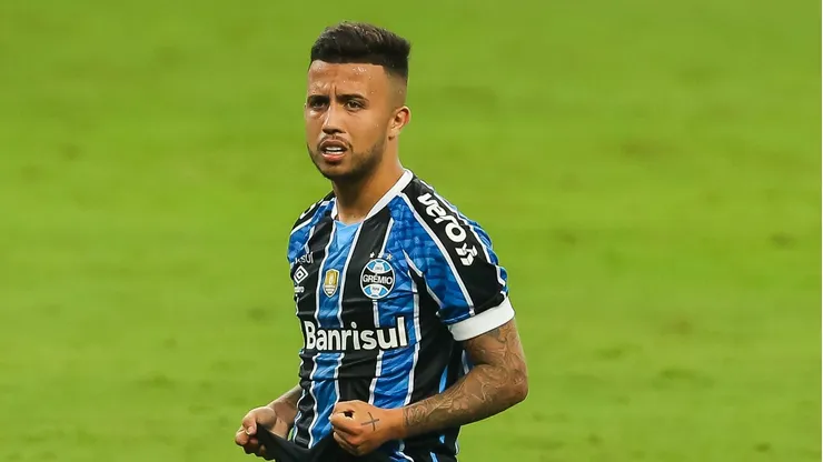 RS - Porto Alegre - 03/04/2021 - GAUCHO 2021, GREMIO X INTERNACIONAL - Matheus Henrique jogador do Gremio lamenta chance perdida durante partida contra o Internacional no estadio Arena do Gremio pelo campeonato Gaucho 2021.