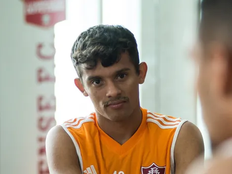 Scarpa se encontra com crias da base do Fluminense e Fabinho aparece