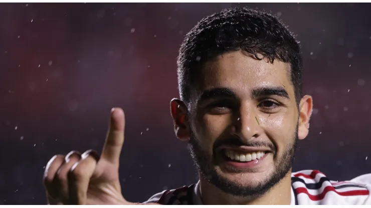 Michel Araújo, jogador do São Paulo, comemora seu gol durante partida contra o Puerto Cabello no estádio Morumbi pelo campeonato Copa Sul-Americana 2023. Foto: Ettore Chiereguini/AGIF