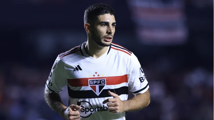 SP - SAO PAULO - 22/04/2023 - BRASILEIRO A 2023, SAO PAULO X AMERICA-MG - Michel Araujo jogador do Sao Paulo durante partida contra o America-MG no estadio Morumbi pelo campeonato BRASILEIRO A 2023. Foto: Marcello Zambrana/AGIF