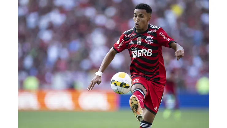 Situação envolvendo Lázaro gera incomodo no Flamengo. Jorge Rodrigues/AGIF