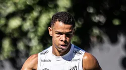 Fotos: Raul Baretta/ Santos FC. - Sandry aparece no CT do Santos