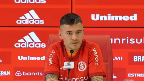 Foto: Ricardo Duarte/Internacional – Charles Aránguiz dá susto no Internacional