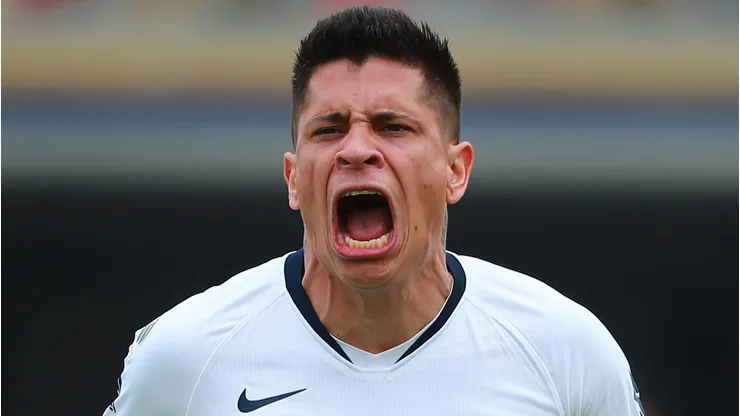 MEXICO CITY, MEXICO - SEPTEMBER 16: Juan Iturbe #15 of Pumas celebrates after scoring the second goal of his team during the 9th round match between Pumas UNAM and Lobos BUAP as part of the Torneo Apertura 2018 Liga MX at Olimpico Universitario Stadium on September 16, 2018 in Mexico City, Mexico. (Photo by Hector Vivas/Getty Images)