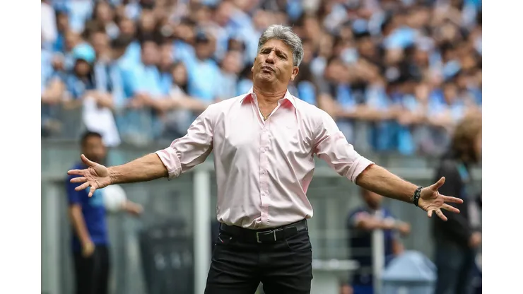 Pedro H. Tesch/AGIF - Comandante tricolor vem sofrendo com a falta de peças no elenco