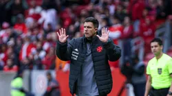 RS - PORTO ALEGRE - 11/06/2023 - BRASILEIRO A 2023, INTERNACIONAL X VASCO - Mauricio Barbieri tecnico do Vasco durante partida contra o Internacional no estadio Beira-Rio pelo campeonato BRASILEIRO A 2023.