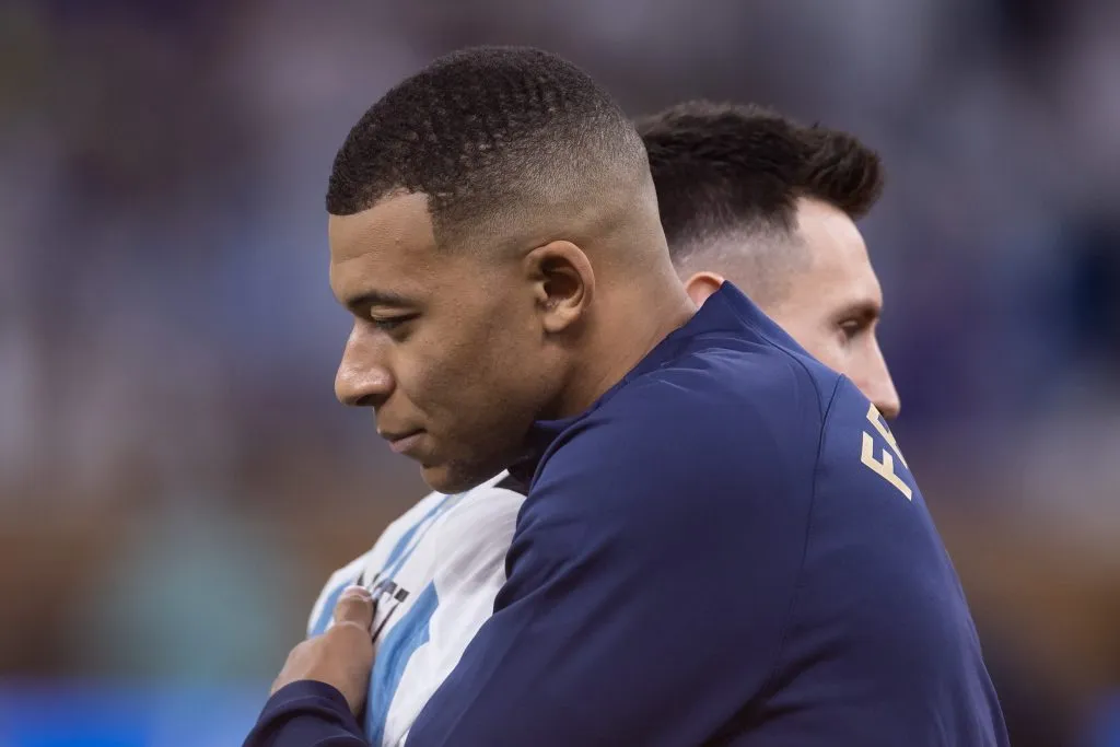 Foto: Pedro Martins/AGIF – Messi e Mbappé