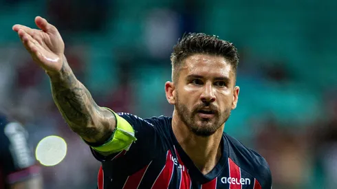 BA - Salvador - 08/02/2023 - BAIANO 2023, BAHIA X BAHIA DE FEIRA - Everaldo jogador do Bahia comemora seu gol durante partida contra o Bahia de Feira no estadio Arena Fonte Nova pelo campeonato Baiano 2023.