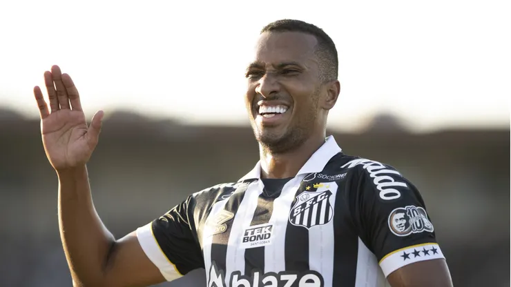 RJ - RIO DE JANEIRO - 14/05/2023 - BRASILEIRO A 2023, VASCO X SANTOS - Lucas Braga jogador do Santos durante partida contra o Vasco no estadio Sao Januario pelo campeonato BRASILEIRO A 2023.