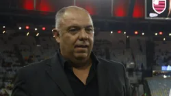 RIO DE JANEIRO, BRAZIL - JUNE 8: Gabriel Barbosa of Flamengo receives tribute of the "greatest Brazilian scorer of the history of Libertadores" next to Rodolfo Landim, Flamengo President and Marcos Braz, football manager, before a Copa CONMEBOL Libertadores 2023 Group A match between Flamengo and Racing Club at Maracana Stadium on June 8, 2023 in Rio de Janeiro, Brazil. (Photo by Wagner Meier/Getty Images)