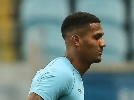 Grêmio toma decisão que impactará diretamente Adriel e +3
