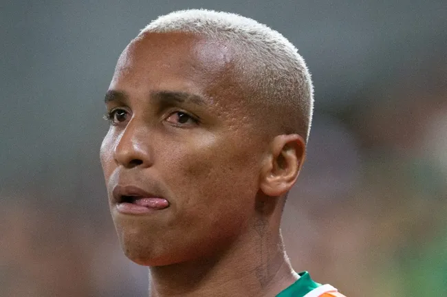 Foto: Gil Gomes/AGIF – Ex-Vasco e Palmeiras, Deyverson hoje defende a camisa do Cuaibá na Série A