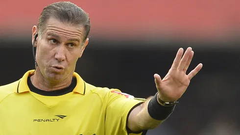 Foto: Mauro Horita/AGIF - Seneme, hoje chefe da Arbitragem da CBF, condenou conduta de Abel em entrevero com Calleri