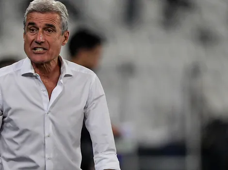 Luís Castro faz duras críticas à CBF e elogia o Botafogo