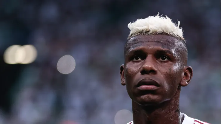 Diretoria toma atitude com Arboleda no São Paulo após erros diante do Palmeiras