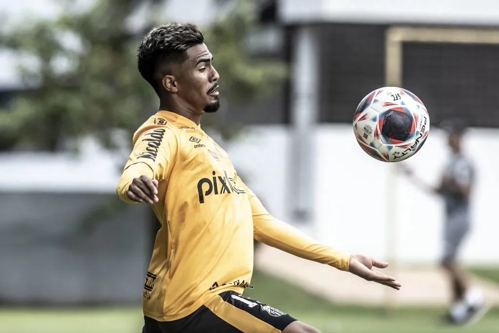 Foto: Ivan Storti/Santos FC – Ivonei foi o destaque do Santos no time sub-20 em 2022, mas tem tido raras chances com Odair