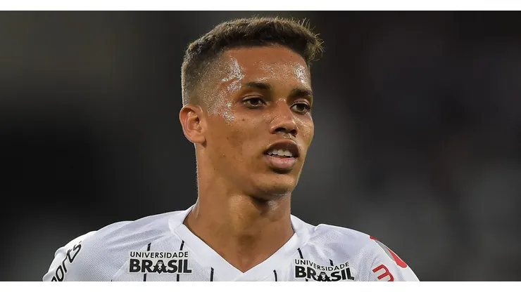 Foto: Thiago Ribeiro/AGIF - Pedrinho deixou o Corinthians em 2020