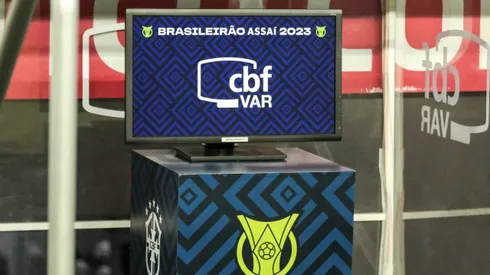 Foto: Robson Mafra/AGIF - VAR (Árbitro Assistente de Vídeo) no Brasileirão de 2023