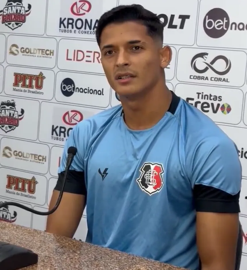 Foto: Reprodução das Redes Sociais do Santa Cruz – Eduardo Guedes, zagueiro coral