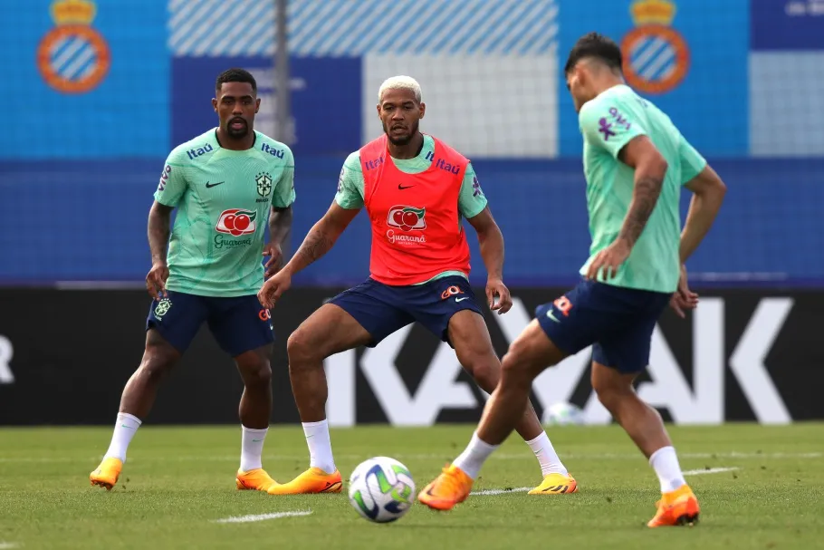 Joelinton treina entre Malcom e Lucas Paquetá | Créditos: Joilson Marconne/CBF