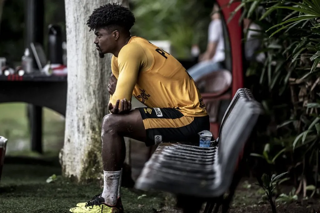 Foto: Ivan Storti/Santos FC – Bauermann está afastado temporariamente do Santos após escândalo de apostas