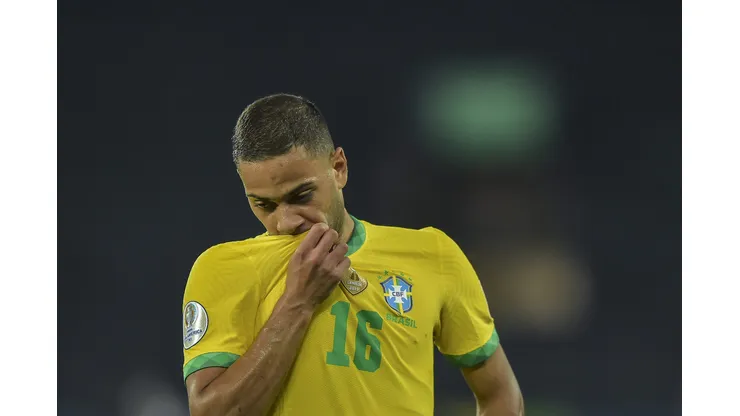 RJ - Rio de Janeiro - 02/07/2021 - COPA AMERICA 2021, BRASIL X CHILE - Renan Lodi jogador do Brasil lamenta chance perdida durante partida contra o Chile no estadio Engenhao pelo campeonato Copa America 2021. Foto: Thiago Ribeiro/AGIF