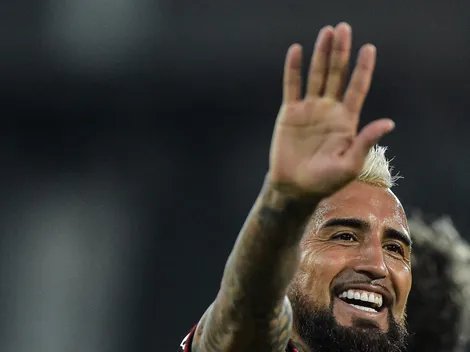 Vidal anuncia saída do Flamengo em breve e alfineta Sampaoli