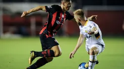 Foto: Jhony Pinho/AGIF- Jogadores lamentam a derrota sofrida