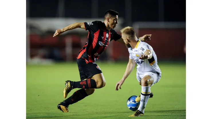 Foto: Jhony Pinho/AGIF- Jogadores lamentam a derrota sofrida