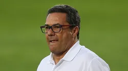 RIO DE JANEIRO, BRAZIL - SEPTEMBER 17: Head coach Vanderlei Luxemburgo of Sport Recife looks on during a match between Flamengo and Sport Recife as part of Brasileirao Series A 2017 at Ilha do Urubu Stadium on September 17, 2017 in Rio de Janeiro, Brazil. (Photo by Buda Mendes/Getty Images)